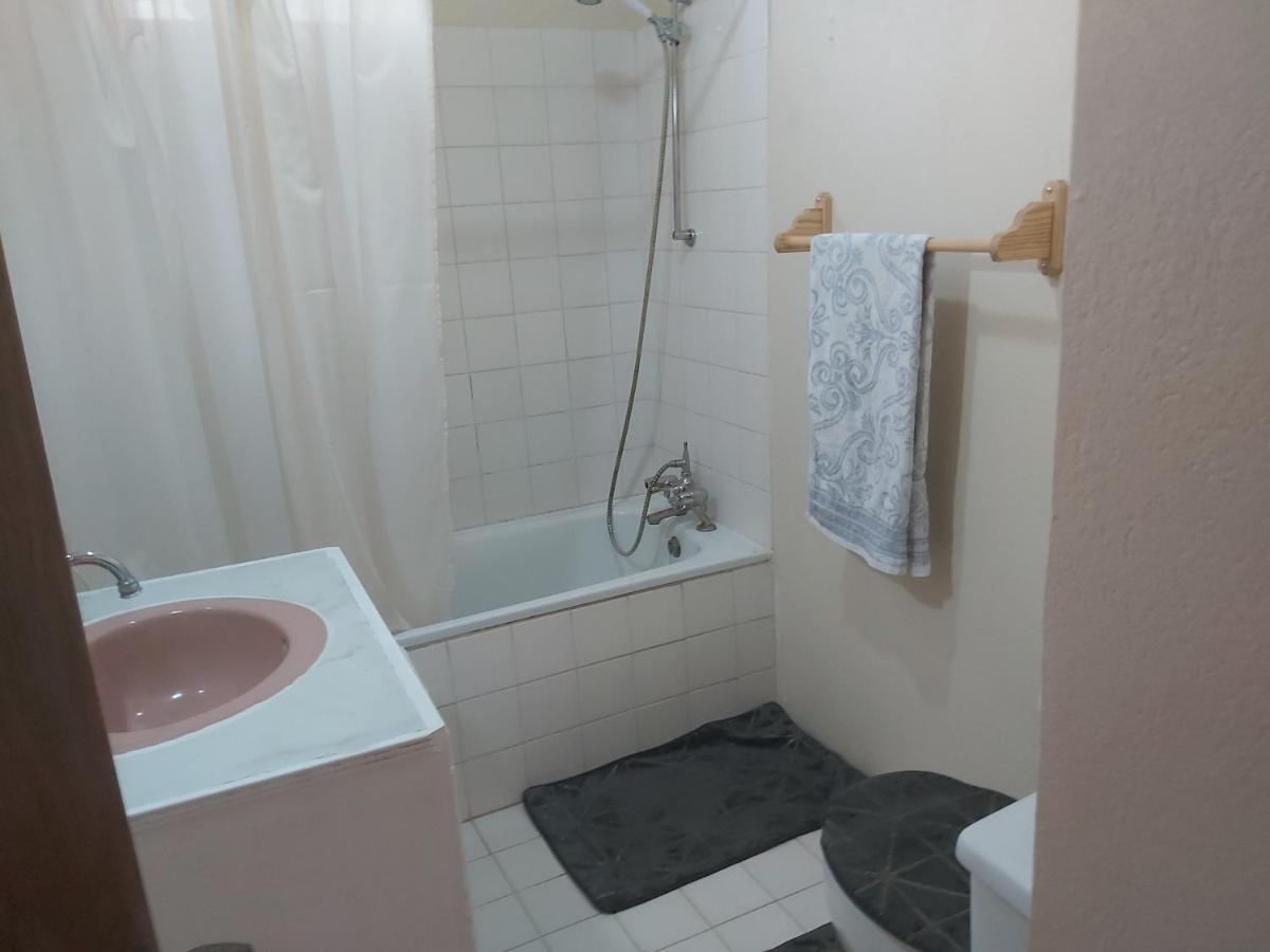 Ocean View Apartments Бриджтаун Екстер'єр фото