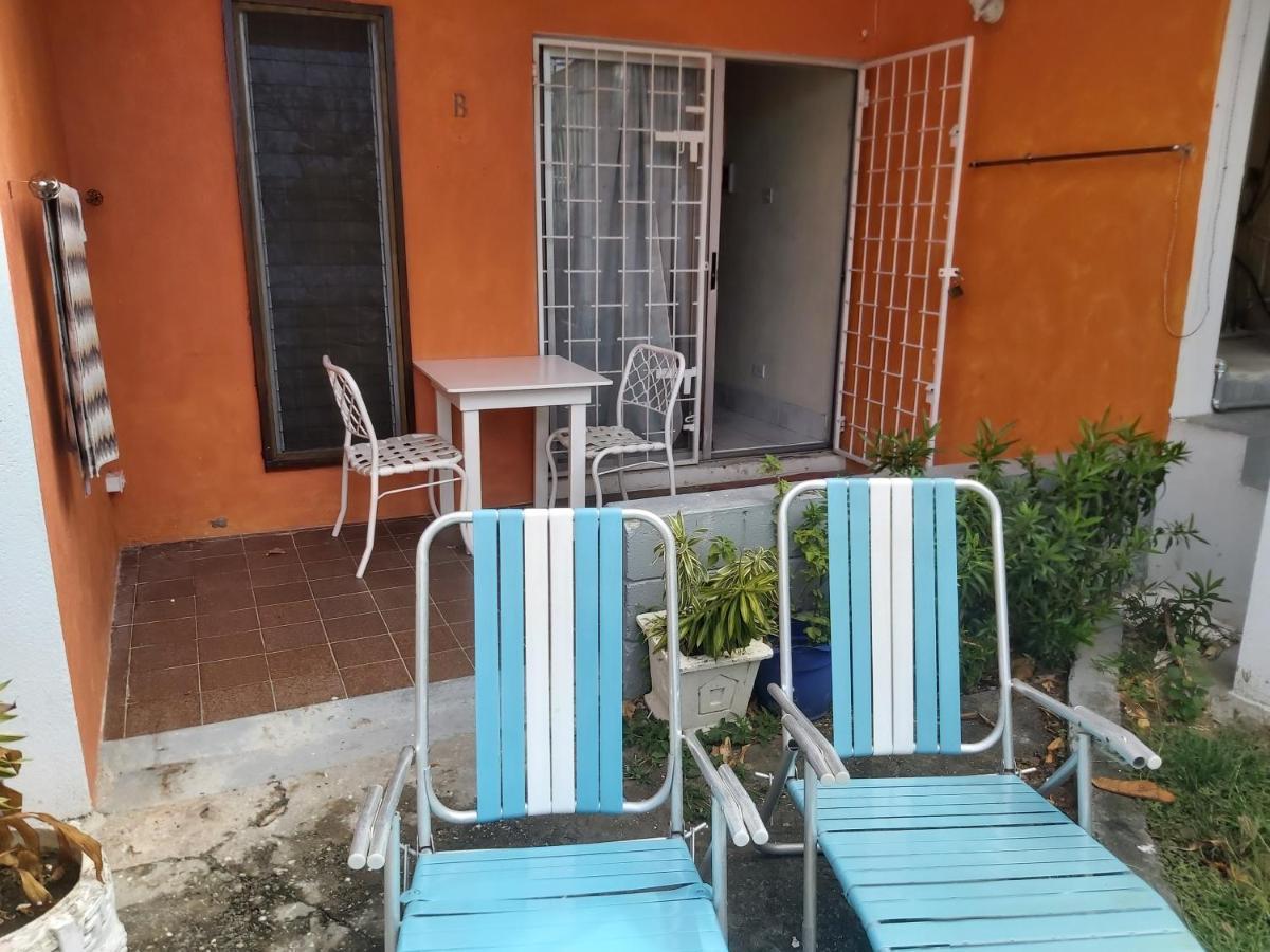Ocean View Apartments Бриджтаун Екстер'єр фото