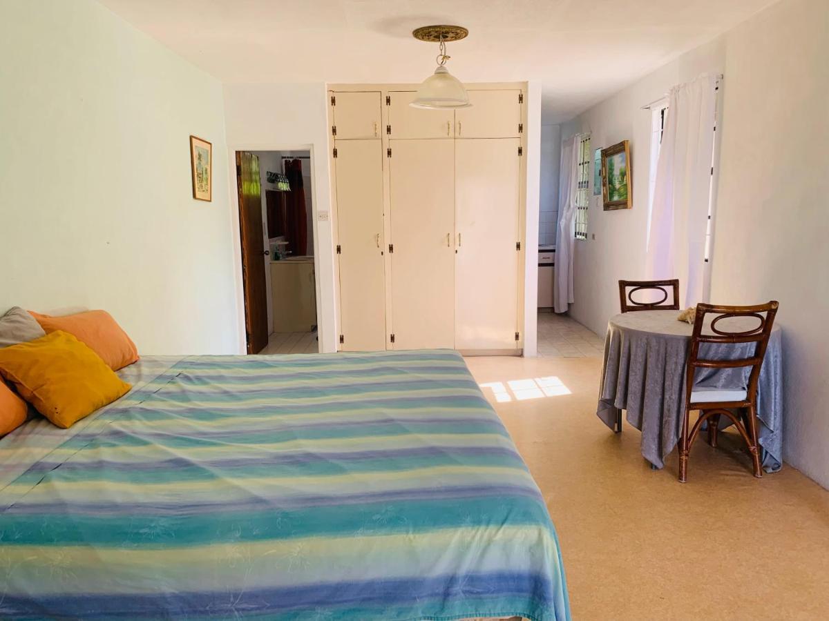 Ocean View Apartments Бриджтаун Екстер'єр фото