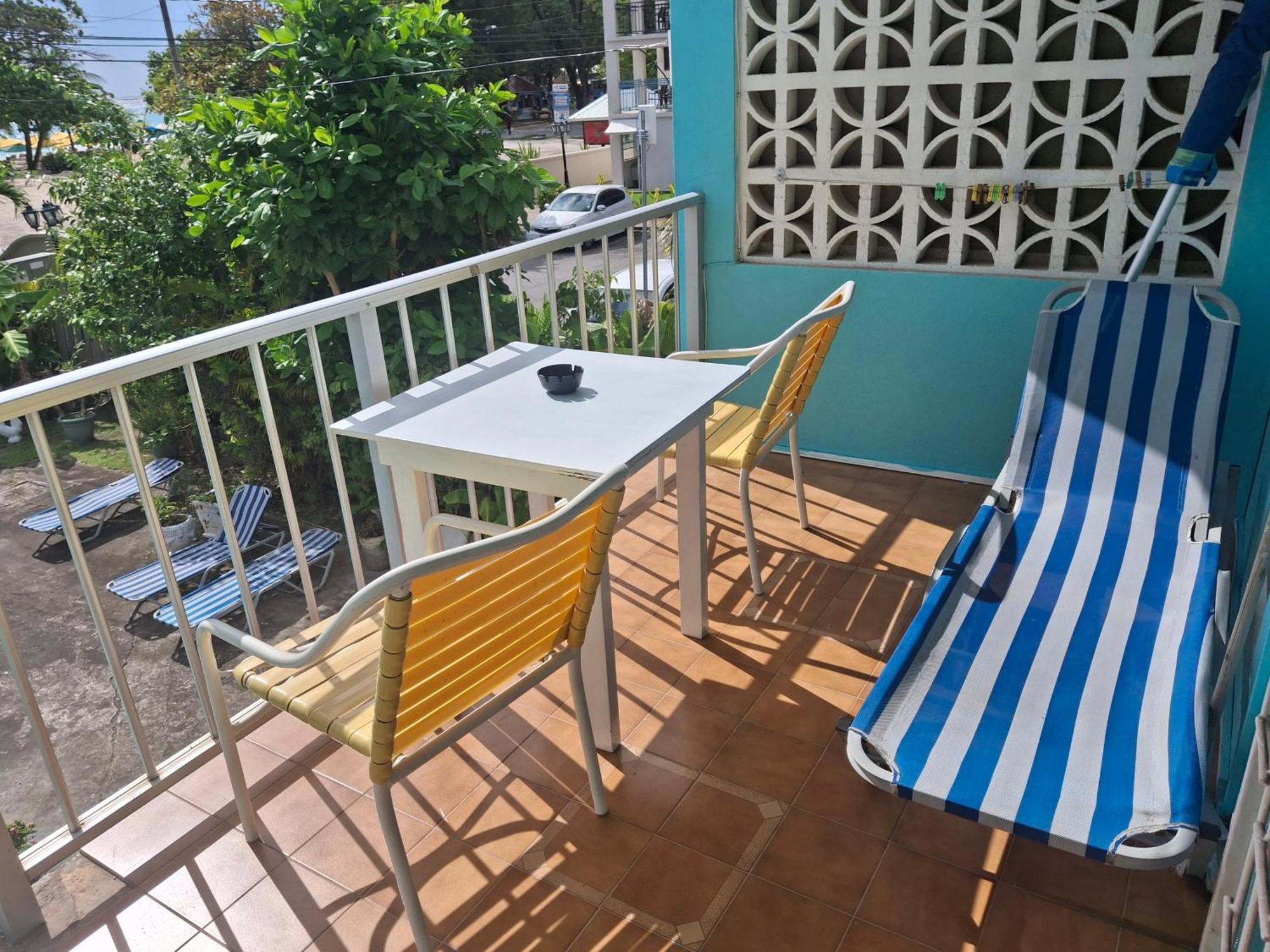 Ocean View Apartments Бриджтаун Екстер'єр фото