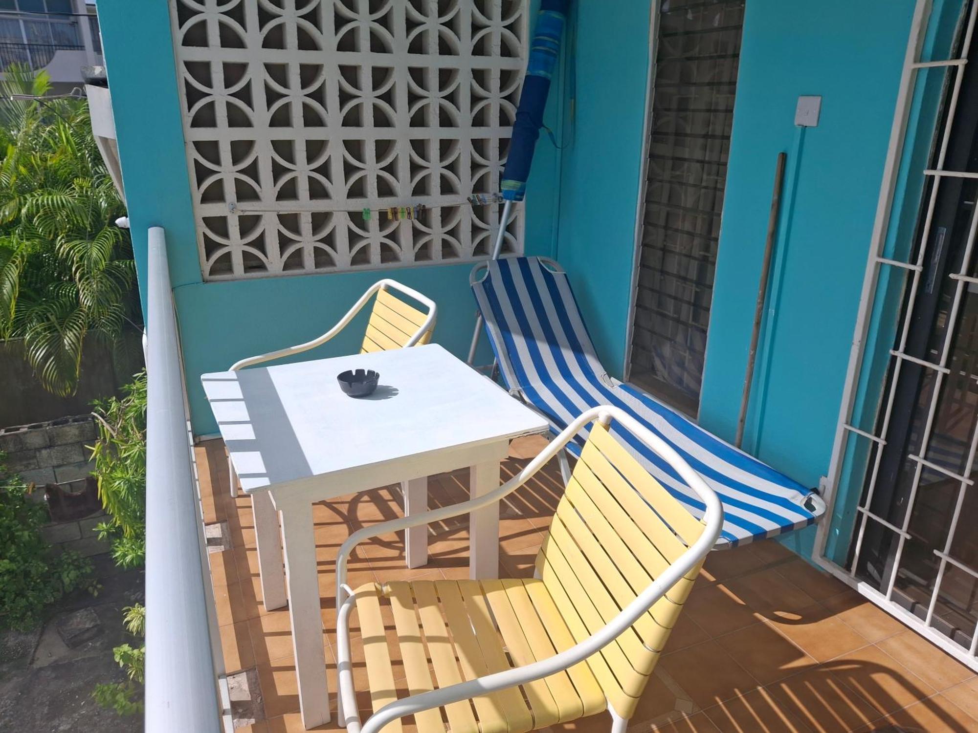 Ocean View Apartments Бриджтаун Екстер'єр фото