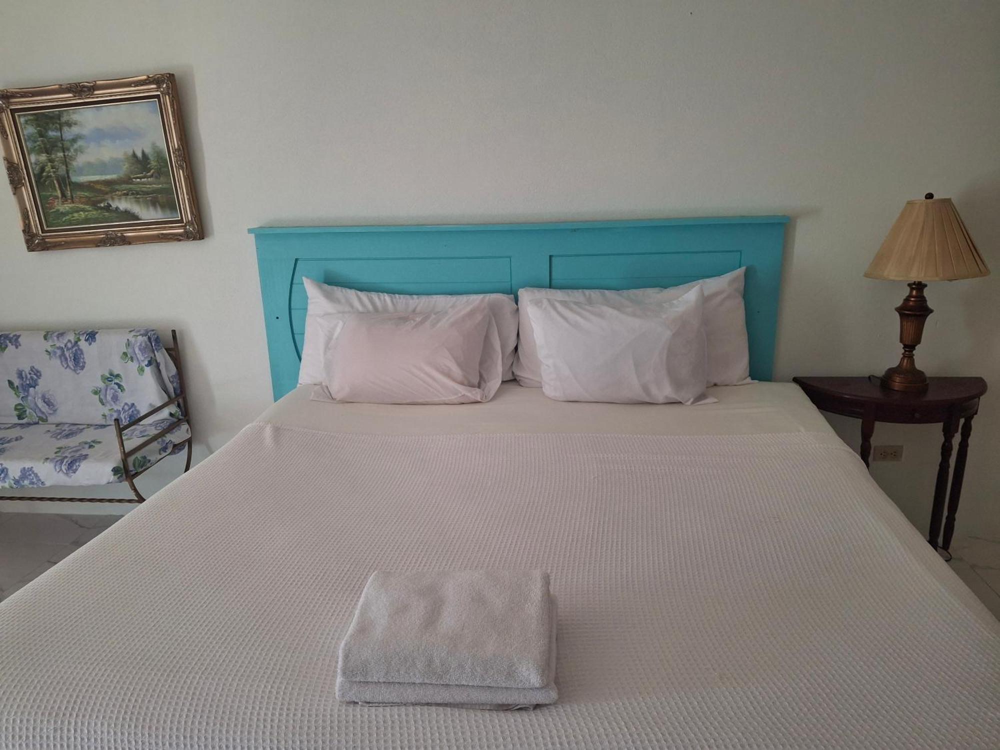 Ocean View Apartments Бриджтаун Екстер'єр фото
